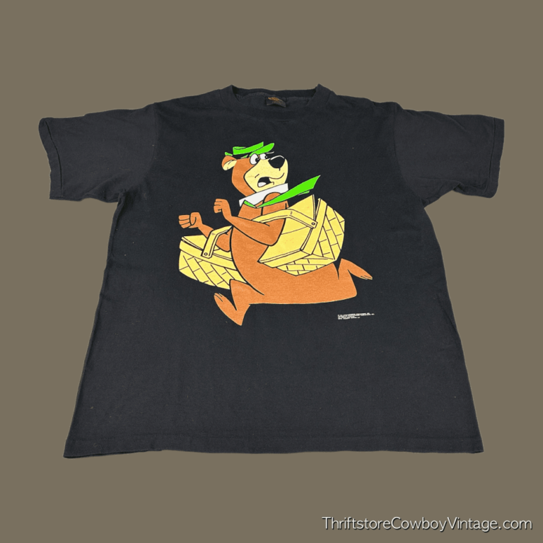 Vintage 90s Yogi Bear Picnic Basket T-Shirt LARGE