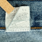 Vintage Levis 560 Jeans Blue Loose Tapered Light Wash USA 90s Mens 37x27