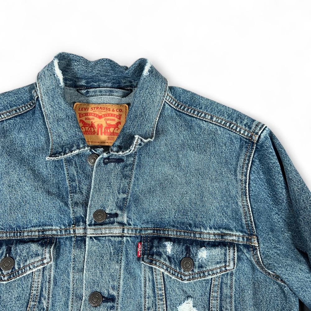 Levis Jean Jacket Adult MEDIUM Blue Cotton Denim Medium Wash Trucker Distressed-2 Levis Jean Jacket Adult MEDIUM Blue Cotton Denim Medium Wash Trucker Distressed