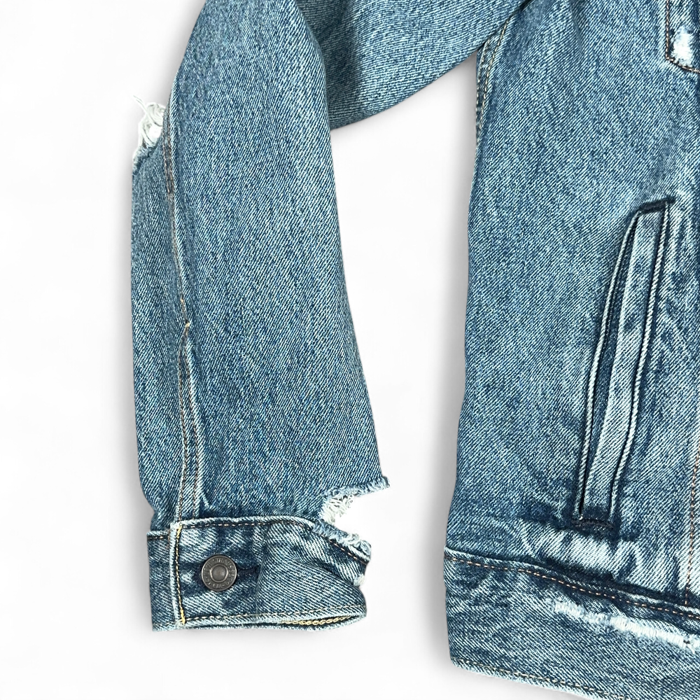 Levis Jean Jacket Adult MEDIUM Blue Cotton Denim Medium Wash Trucker Distressed-7 Levis Jean Jacket Adult MEDIUM Blue Cotton Denim Medium Wash Trucker Distressed
