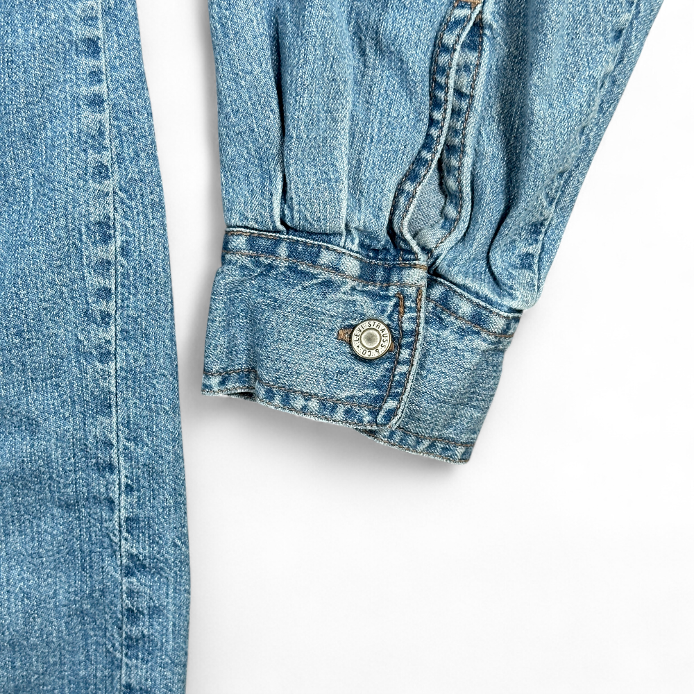 Vintage Levis Shirt Adult LARGE Light Wash Denim Jean Chambray Red Tab 90s-6 Vintage Levis Shirt Adult LARGE Light Wash Denim Jean Chambray Red Tab 90s