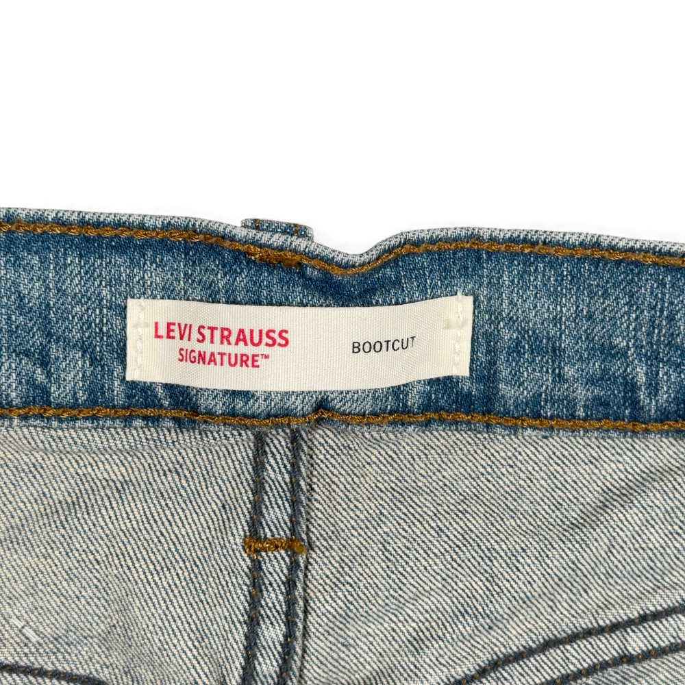 Levis Signature Jeans Mens 32x34 Blue Bootcut Medium Wash Denim Western Stretch-5 Levis Signature Jeans Mens 32x34 Blue Bootcut Medium Wash Denim Western Stretch