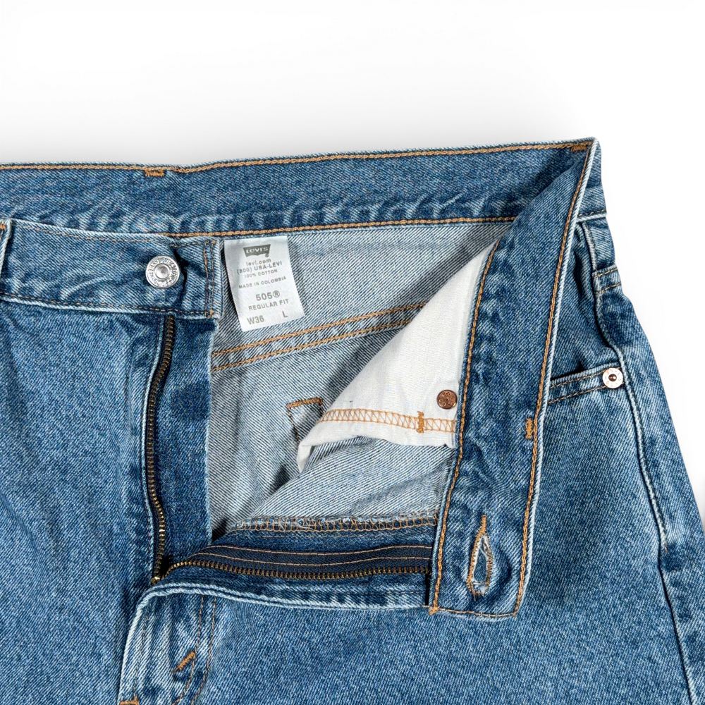 Vintage Levis Jean Shorts Mens 36 Blue Medium Wash Denim 505 Regular Fit Y2K-3 Vintage Levis Jean Shorts Mens 36 Blue Medium Wash Denim 505 Regular Fit Y2K