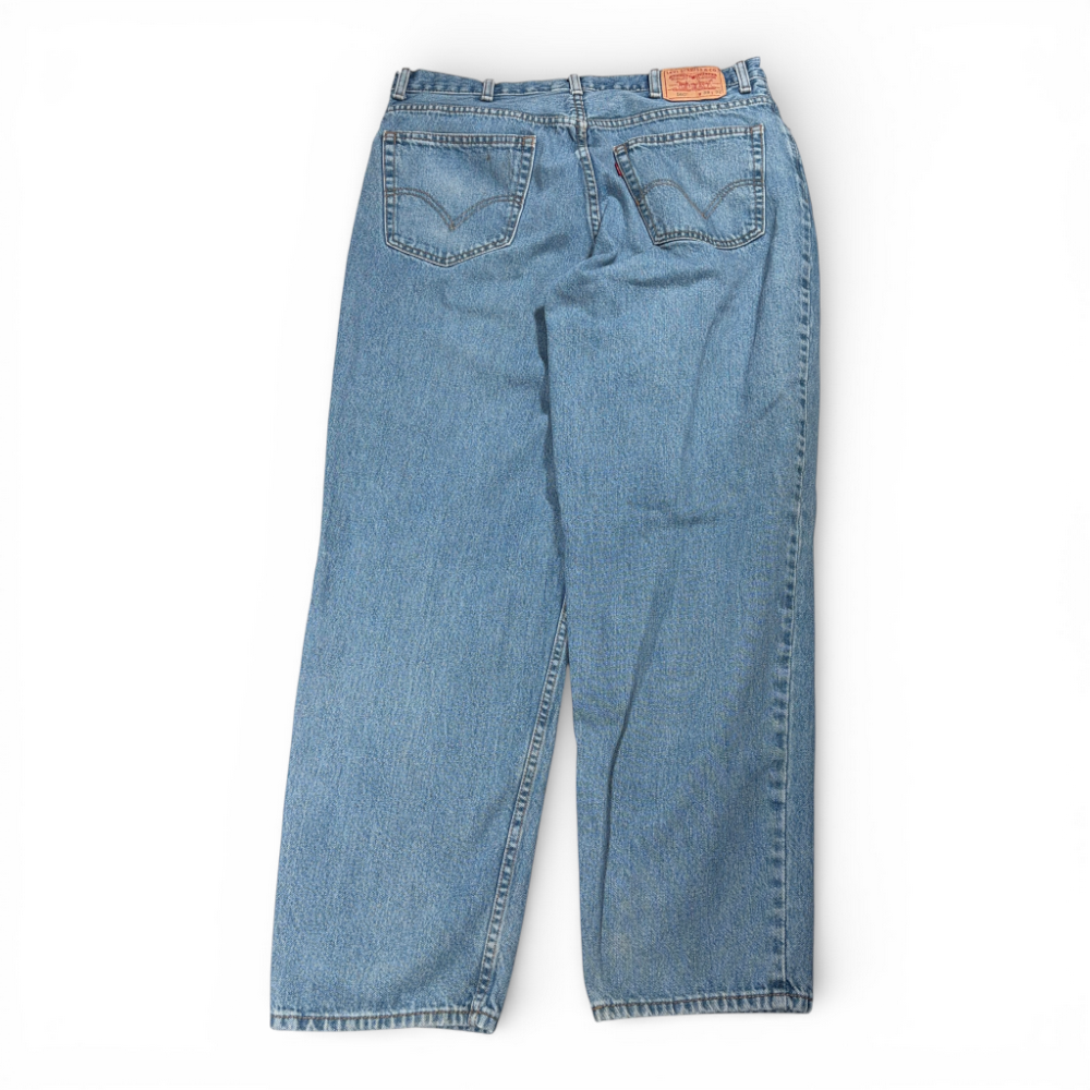 Vintage Levis Jeans Mens 38x32 Blue 560 Comfort Fit Light Wash Tapered Y2K-2 Vintage Levis Jeans Mens 38x32 Blue 560 Comfort Fit Light Wash Tapered Y2K