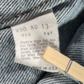 Vintage Levis Jacket Adult MEDIUM 46 Blue Jean Denim Trucker 70506 USA 80s