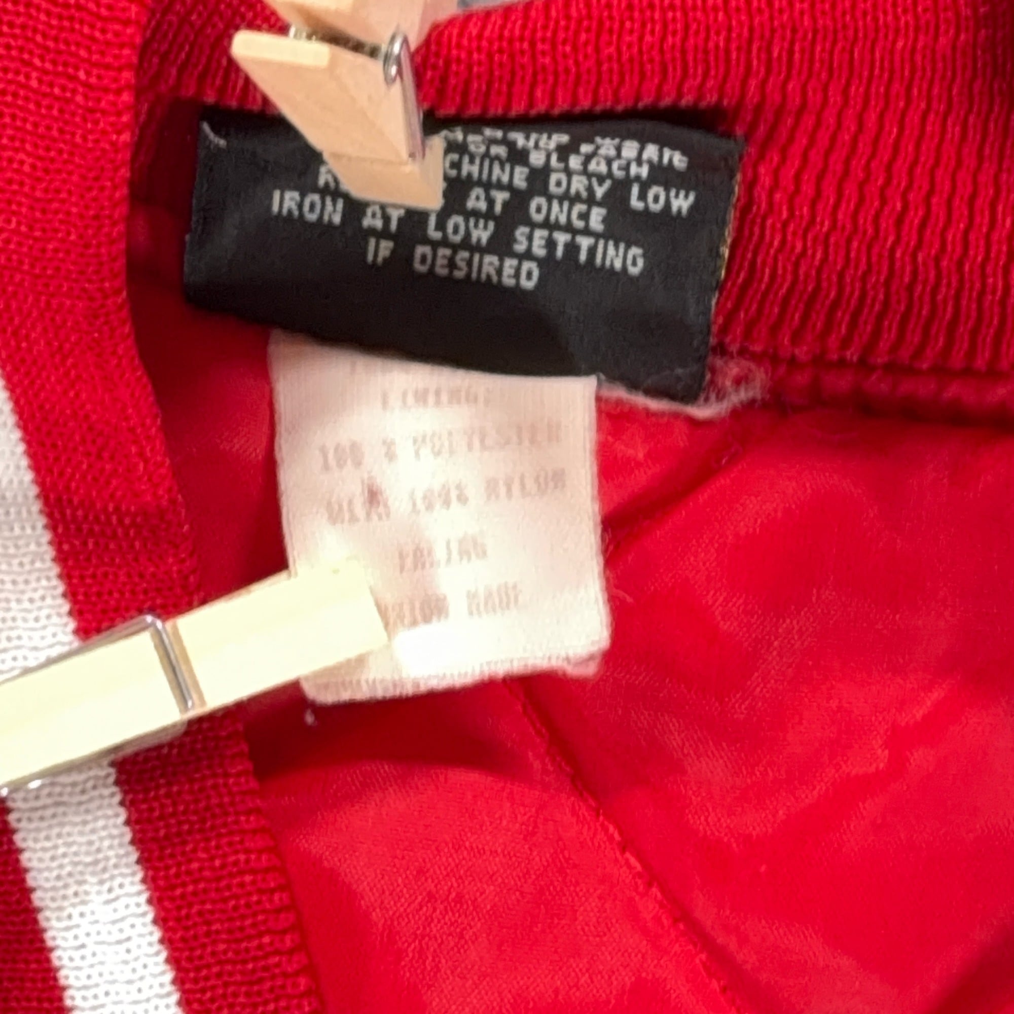 Vintage Jacket Adult Extra Large Red White Satin Snap Bomber Raglan USA 80s-5 Vintage Jacket Adult Extra Large Red White Satin Snap Bomber Raglan USA 80s