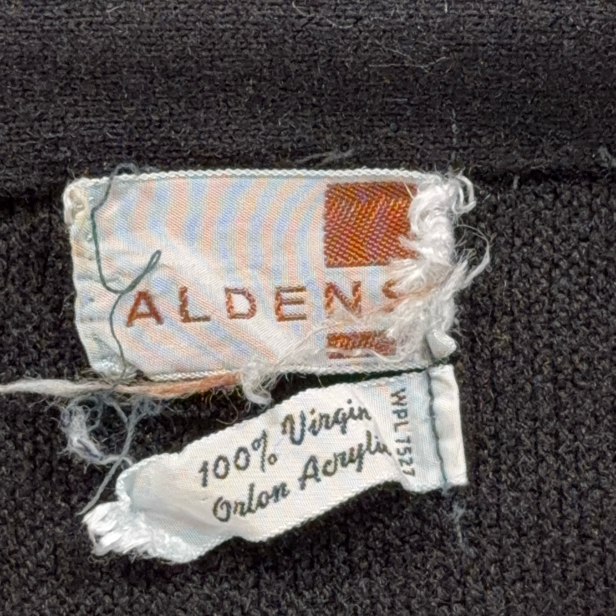 Vintage Aldens Sweater Adult LARGE Black Red V Stripe Chevron Mod Orlon USA 60s-4 Vintage Aldens Sweater Adult LARGE Black Red V Stripe Chevron Mod Orlon USA 60s
