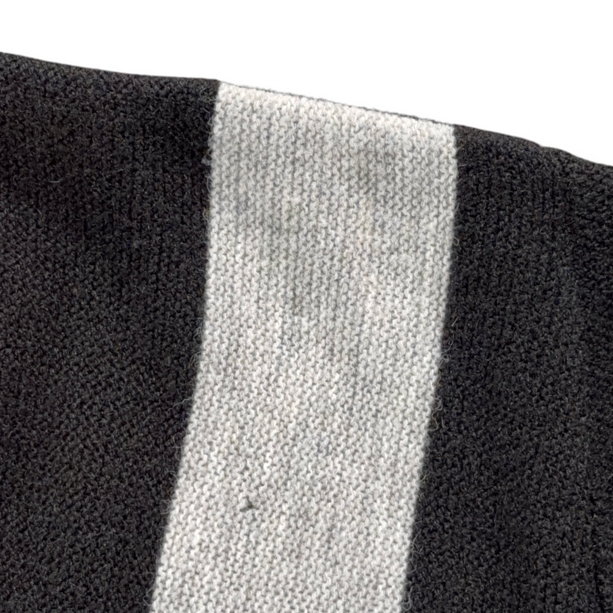 Vintage Aldens Sweater Adult LARGE Black Red V Stripe Chevron Mod Orlon USA 60s-5 Vintage Aldens Sweater Adult LARGE Black Red V Stripe Chevron Mod Orlon USA 60s